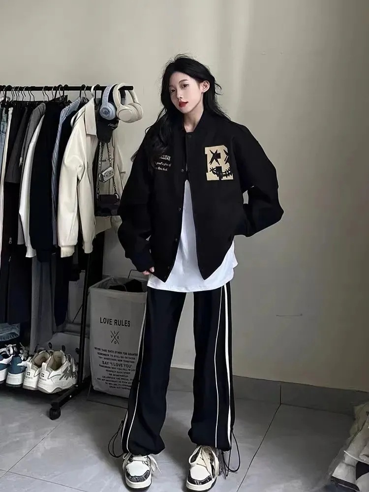 Chaqueta de béisbol con estamp - Winter Clothing Trends 2025 Women'S reseña y precio
